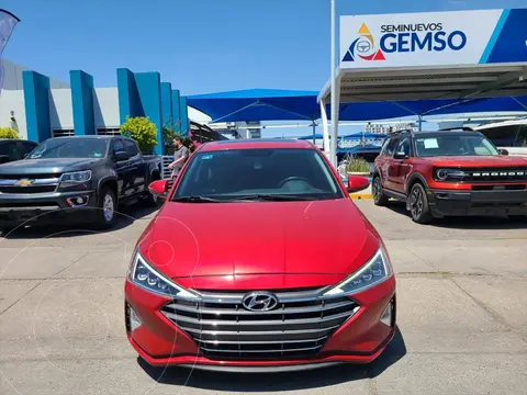 Hyundai Elantra Limited Tech Navi Aut usado (2019) color Rojo precio $290,000