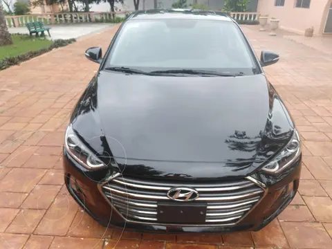 Hyundai Elantra Limited Tech Navi Aut usado (2017) color Negro precio $260,000