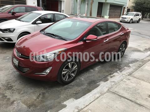 Hyundai Elantra Limited Aut usado (2015) color Rojo precio $155,000