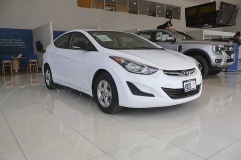 Hyundai Elantra GLS usado (2015) color Blanco precio $170,000