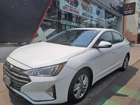 Hyundai Elantra Premium usado (2020) color Blanco precio $297,000