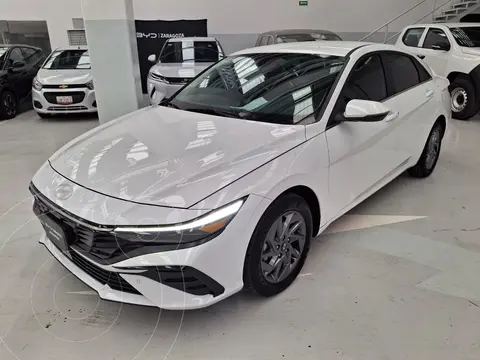 Hyundai Elantra GLS Premium IVT usado (2024) color Blanco precio $395,000