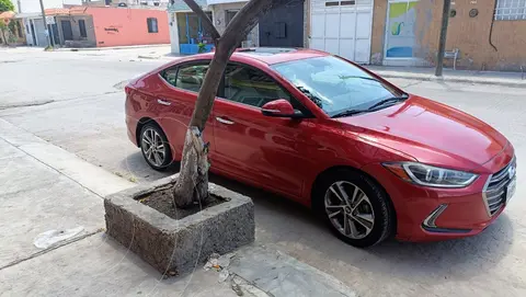 Hyundai Elantra Limited Tech Navi Aut usado (2017) color Rojo precio $220,000