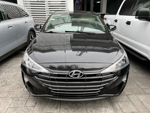 Hyundai Elantra Limited Tech Navi Aut usado (2019) color Negro financiado en mensualidades(enganche $56,000 mensualidades desde $8,491)