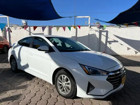 Hyundai Elantra GLS usado (2019) color Blanco precio $305,000