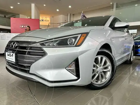 Hyundai Elantra GLS usado (2019) color Plata financiado en mensualidades(enganche $69,450 mensualidades desde $4,098)