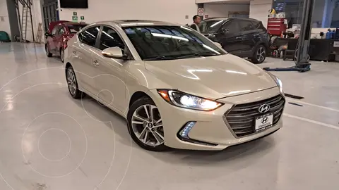 Hyundai Elantra Limited Tech Navi Aut usado (2017) color caf precio $249,900