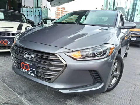 Hyundai Elantra GLS usado (2018) color Gris financiado en mensualidades(enganche $66,250 mensualidades desde $3,842)