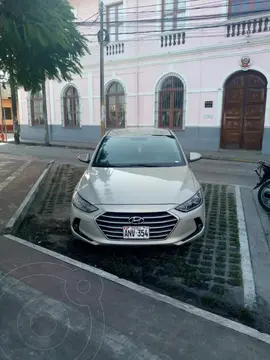 Hyundai Elantra  1.6L GL Comfort usado (2017) color Blanco precio u$s4,776