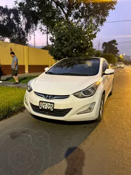 Hyundai Elantra  GLS 1.6L usado (2015) color Blanco precio u$s12,200