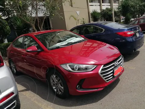 Hyundai Elantra  1.6L GL Full Aut usado (2017) color Rojo precio u$s13,950