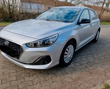 Hyundai Elantra GL 1.6L Aut usado (2018) color Plata precio u$s8.000