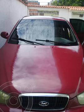 foto Hyundai Elantra GLS 2.0L usado (2004) color Rojo precio u$s2.300