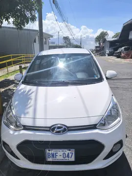 Hyundai Grand i10 Sedan Elegant usado (2017) color Blanco precio ₡5 600 000