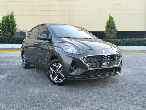 Hyundai Grand i10 Sedan GLS Aut usado (2023) color Gris precio $269,800