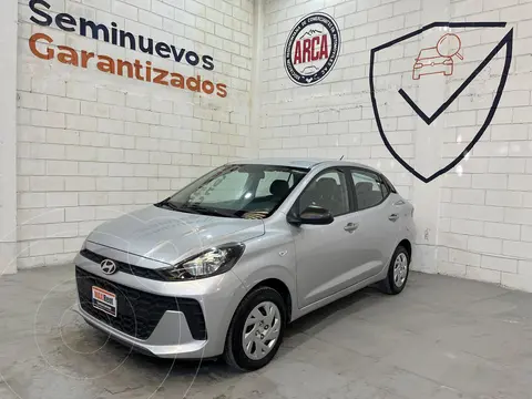 Hyundai Grand i10 Sedan GLS Aut usado (2023) color plateado precio $229,000