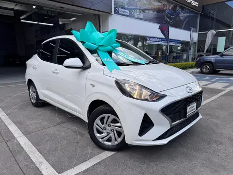 Hyundai Grand i10 Sedan GL MID Aut usado (2023) color Blanco financiado en mensualidades(enganche $98,648 mensualidades desde $4,151)
