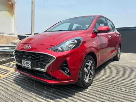 Hyundai Grand i10 Sedan GLS usado (2023) color Rojo precio $235,000