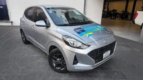 Hyundai Grand i10 MID Aut usado (2021) color plateado precio $245,900