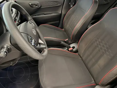 Hyundai Grand i10 GL Mid usado (2025) color Gris financiado en mensualidades(enganche $121,220 mensualidades desde $5,290)