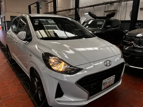 Hyundai Grand i10 MID usado (2022) color Blanco financiado en mensualidades(enganche $87,362 mensualidades desde $3,753)