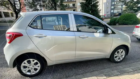 Hyundai Grand i10 GL MID Aut usado (2017) color Plata precio $185,000