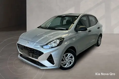 Hyundai Grand i10 GL usado (2023) color Plata financiado en mensualidades(enganche $72,212 mensualidades desde $6,199)