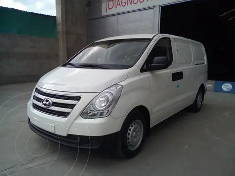 Hyundai H1 Mini Bus 12 Pas usado (2016) color Blanco precio u$s26.000