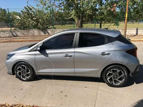 Hyundai HB20 HB GL MID AT usado (2023) color Plateado precio $285,000