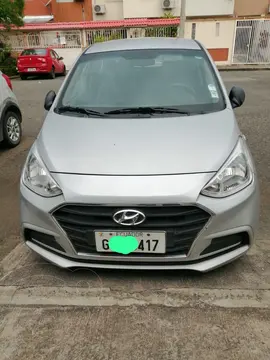 Hyundai i10 Sedan 1.2L A/C usado (2019) color Plata precio u$s12.000