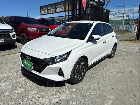 Hyundai i20 1.4L Plus usado (2022) color Blanco precio $11.490.000