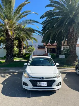 Hyundai i20 1.2L SEL usado (2019) color Blanco precio $8.800.000