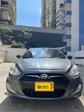 Hyundai i25 Sedan 1.6 Aut usado (2012) color Gris Carbono precio $36.750.000