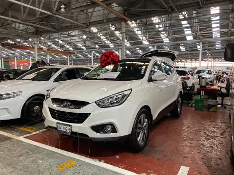 Hyundai ix 35 GLS Aut usado (2015) color Blanco financiado en mensualidades(enganche $57,000 mensualidades desde $5,000)