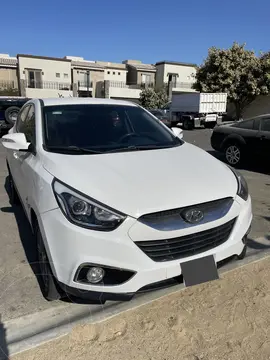 Hyundai ix 35 GLS Premium Aut usado (2015) color Blanco precio $215,000