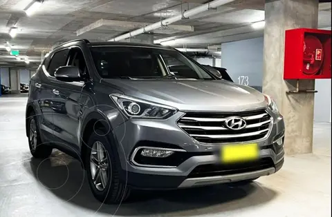 Hyundai Santa Fe 2.2 GLS CRDi 4x2 usado (2018) color Gris precio $17.450.000