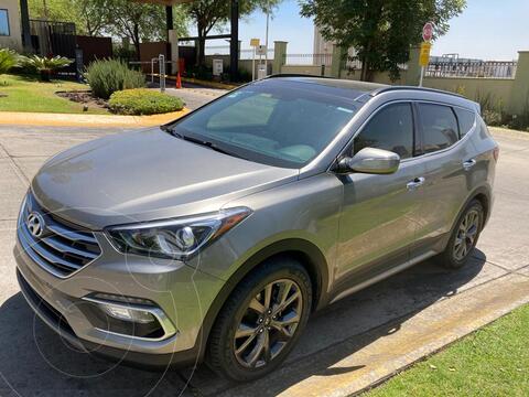 Hyundai Santa Fe Sport 2.0L usado (2018) color Gris financiado en mensualidades(enganche $150,000 mensualidades desde $9,200)