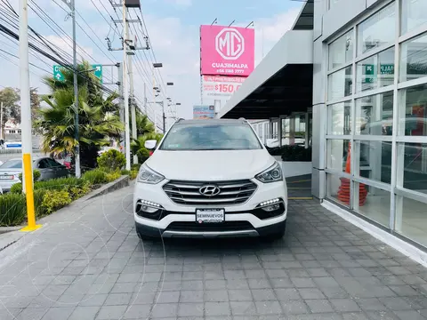 Hyundai Santa Fe Sport 2.0L usado (2017) color Blanco precio $265,000