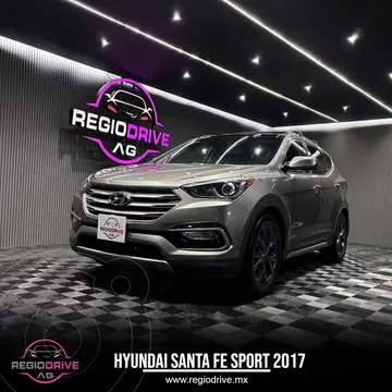 Hyundai Santa Fe Sport 2.0L usado (2017) color Gris Mineral financiado en mensualidades(enganche $128,102 mensualidades desde $7,205)