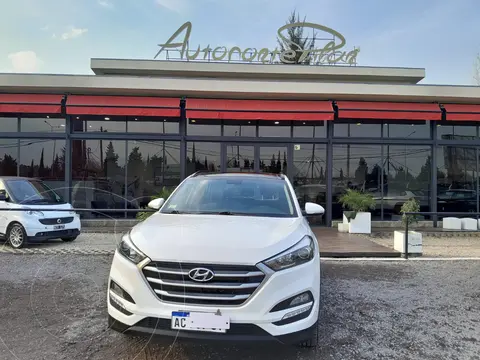 foto Hyundai Tucson TUCSON 2.0 4X2                L/16 usado (2018) color Blanco precio u$s22.000