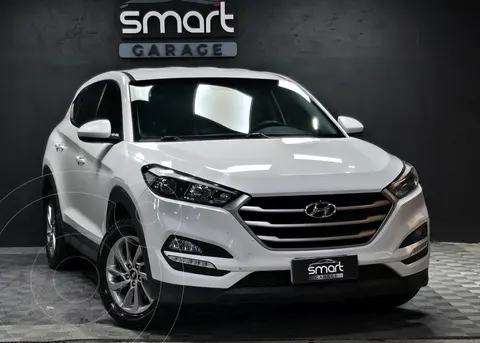 Hyundai Tucson TUCSON 2.0 4X2 STYLE AUT      L/16 usado (2018) color Blanco precio $30.000.000