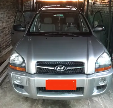 Hyundai Tucson  2.0 GLB 4x2 usado (2008) color Gris precio $5.000.000