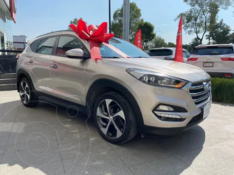 Hyundai Tucson Limited Tech usado (2017) color Dorado precio $299,999