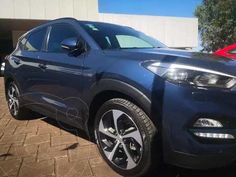 Hyundai Tucson LIMITED TECH NAVI usado (2018) color Azul Marino precio $345,000