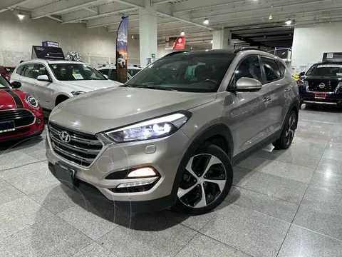 Hyundai Tucson Limited Tech usado (2018) color Beige financiado en mensualidades(enganche $100,825 mensualidades desde $7,713)