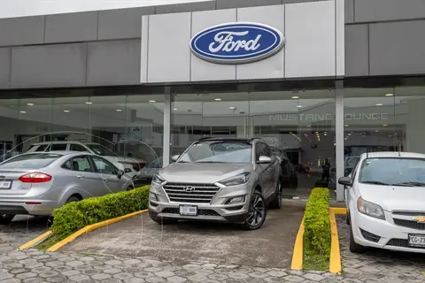 Hyundai Tucson Limited Tech usado (2019) color Beige precio $350,000