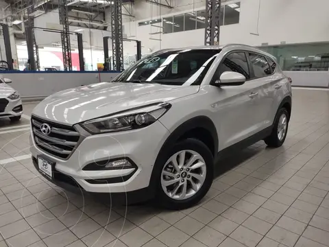 Hyundai Tucson GLS Premium usado (2018) color Plata financiado en mensualidades(enganche $38,000)