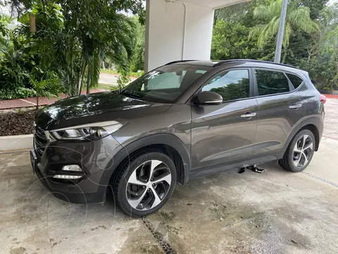 Hyundai Tucson Limited Tech usado (2016) color Cafe precio $260,000