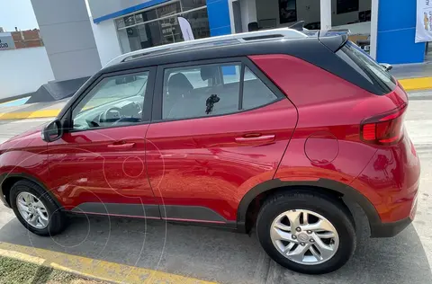 Hyundai Venue  1.6L Comfort usado (2020) color Rojo precio u$s14,500
