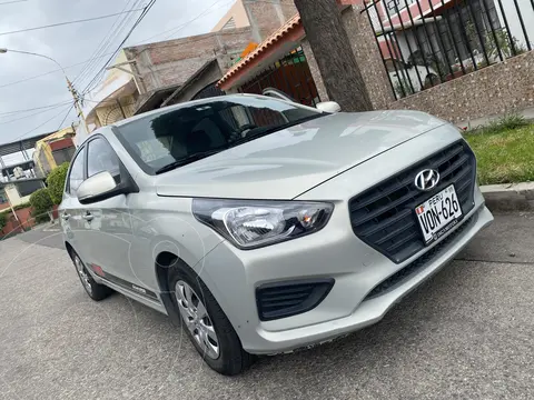 Hyundai Verna 1.4L usado (2021) color Plata precio u$s12,000
